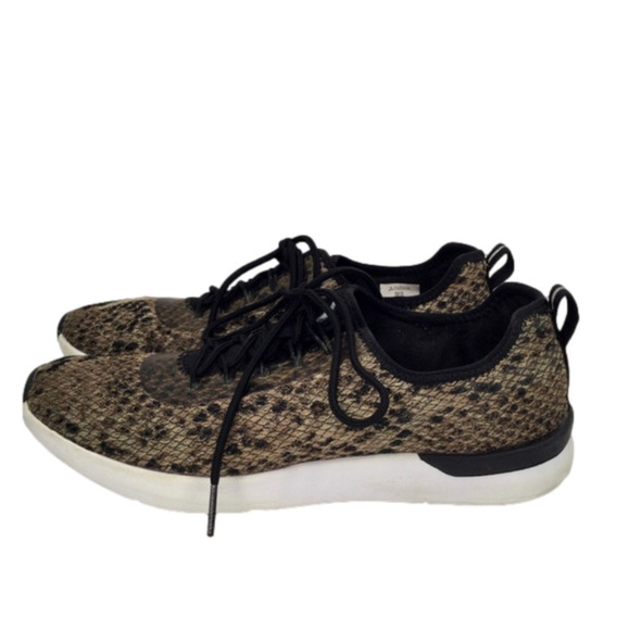 JESSICA Simpson Ja-Farrah snake print sneakers. - Picture 1 of 9
